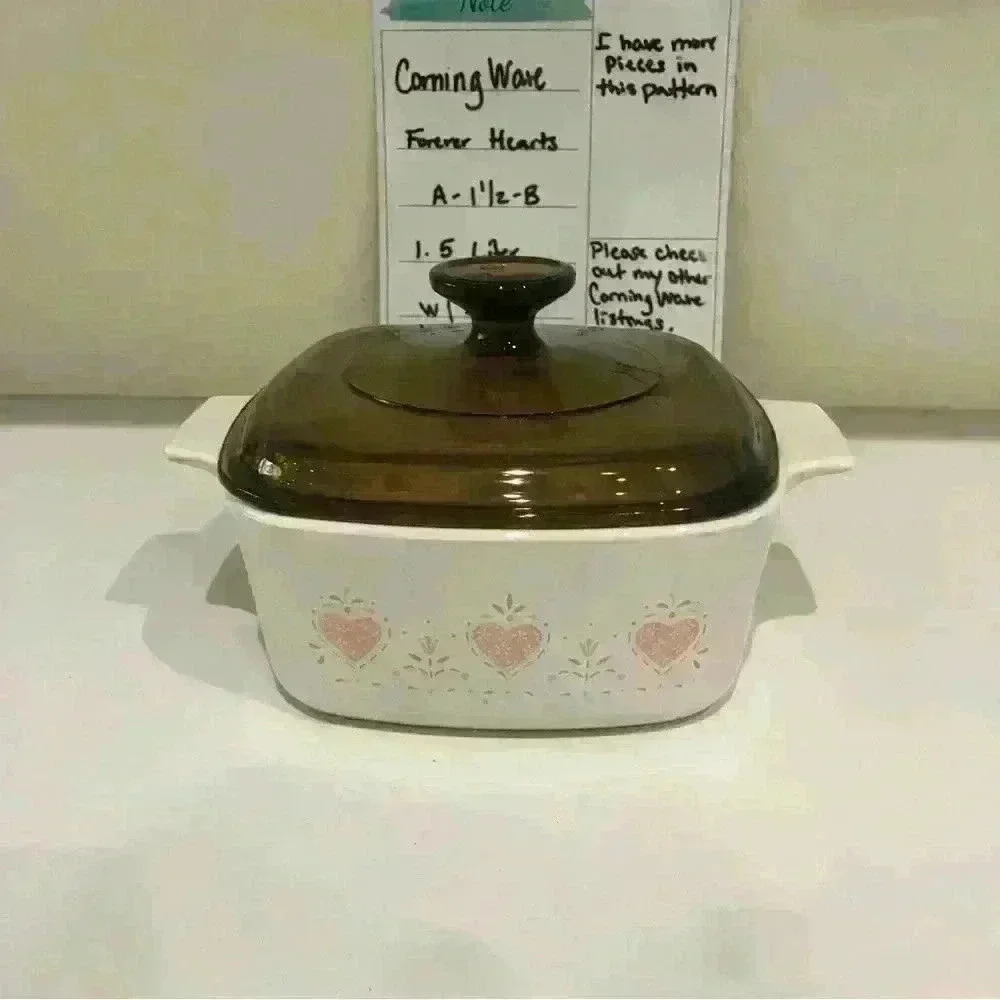 CorningWare Forever Yours Pink Hearts 1.5 Liter With Lid